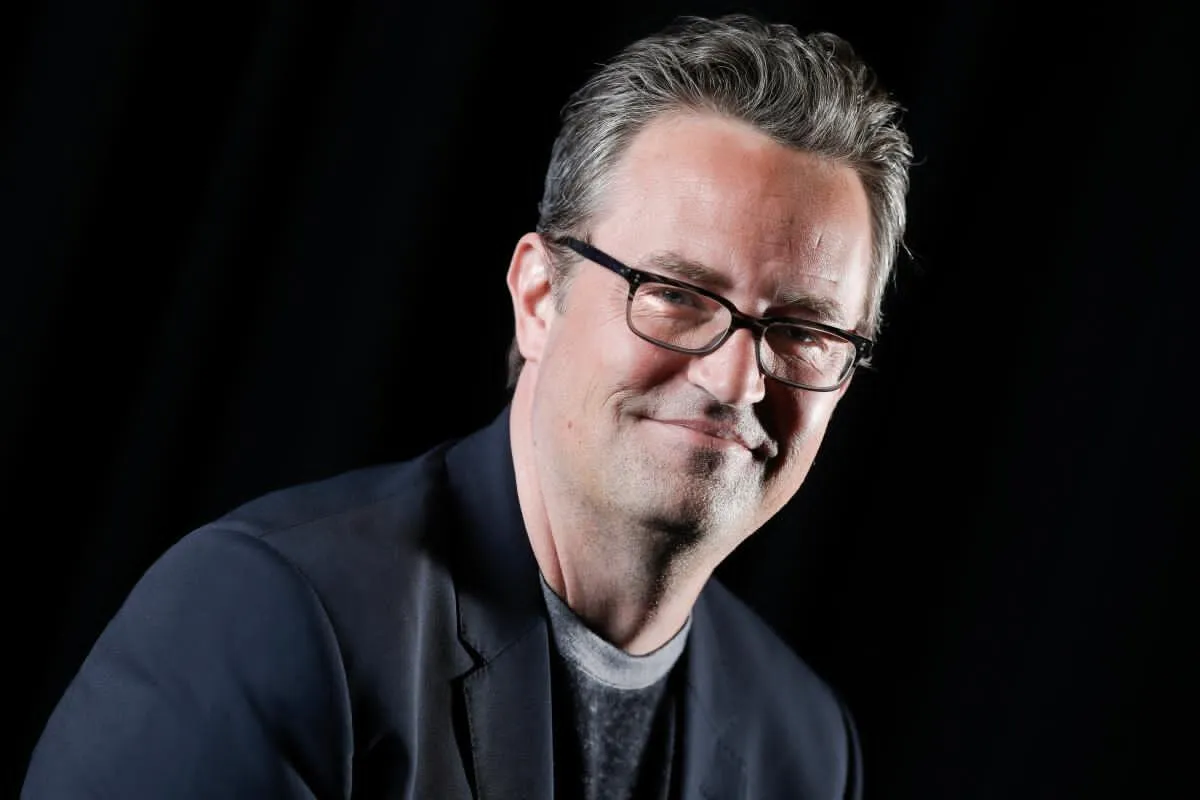 Sentencian a exasistente de Matthew Perry por suministrarle ketamina antes de su muerte