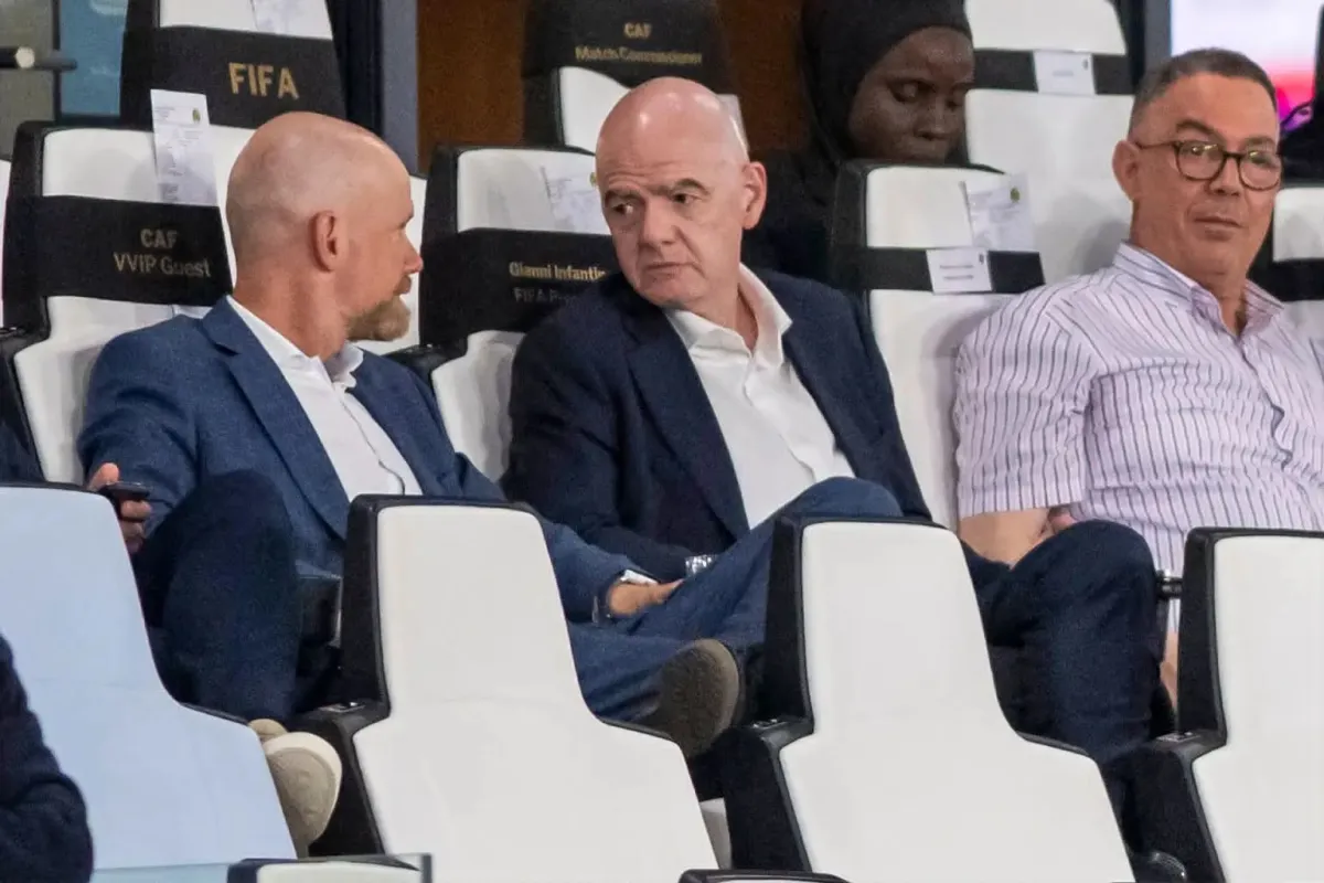 Aficionados exigen renuncia de Infantino con campaña global