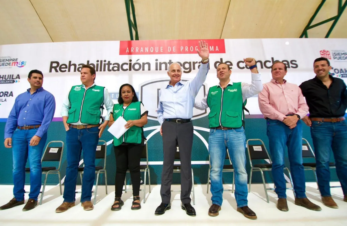 Román Cepeda arranca rehabilitación de 22 canchas deportivas en Torreón