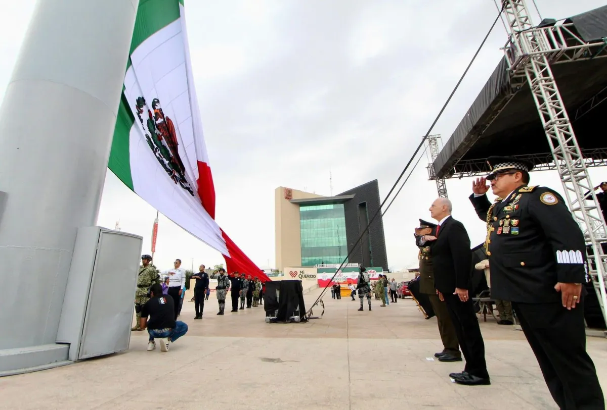 Torreón conmemora el 215 Aniversario de la Independencia con desfile cívico-militar