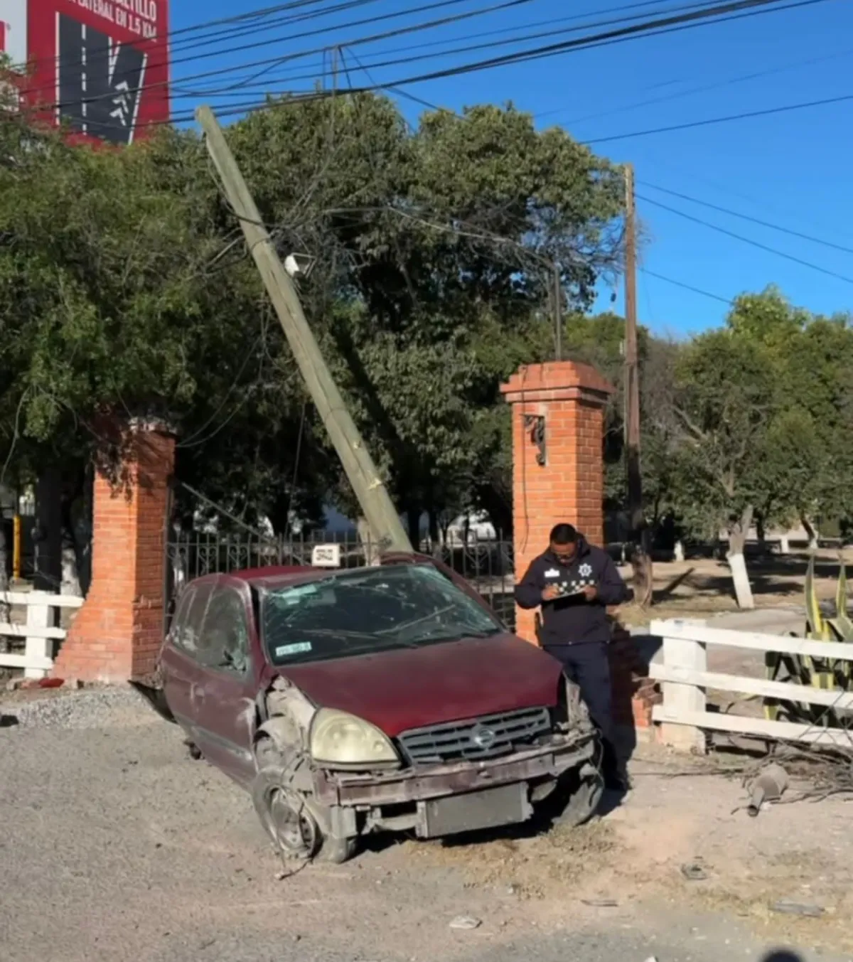 Sobrevive de milagro tras brutal choque en bulevar Carranza