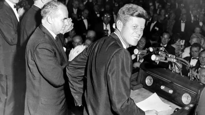 Trump promete desclasificar 80,000 archivos inéditos sobre el asesinato de JFK