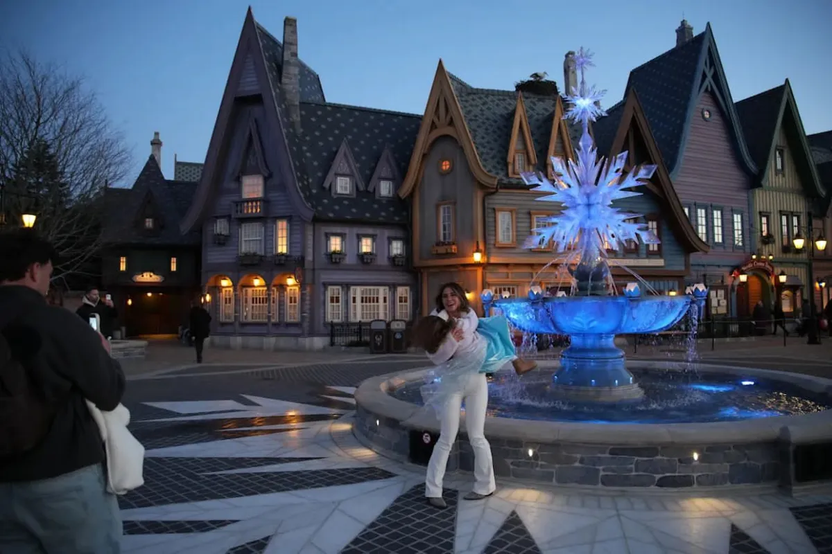 Disney inaugura su nuevo parque temático en París inspirado en Frozen