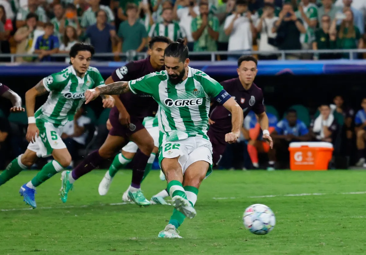Con penal de último minuto, Betis derrota a Porto en la jornada 2 de la Champions League