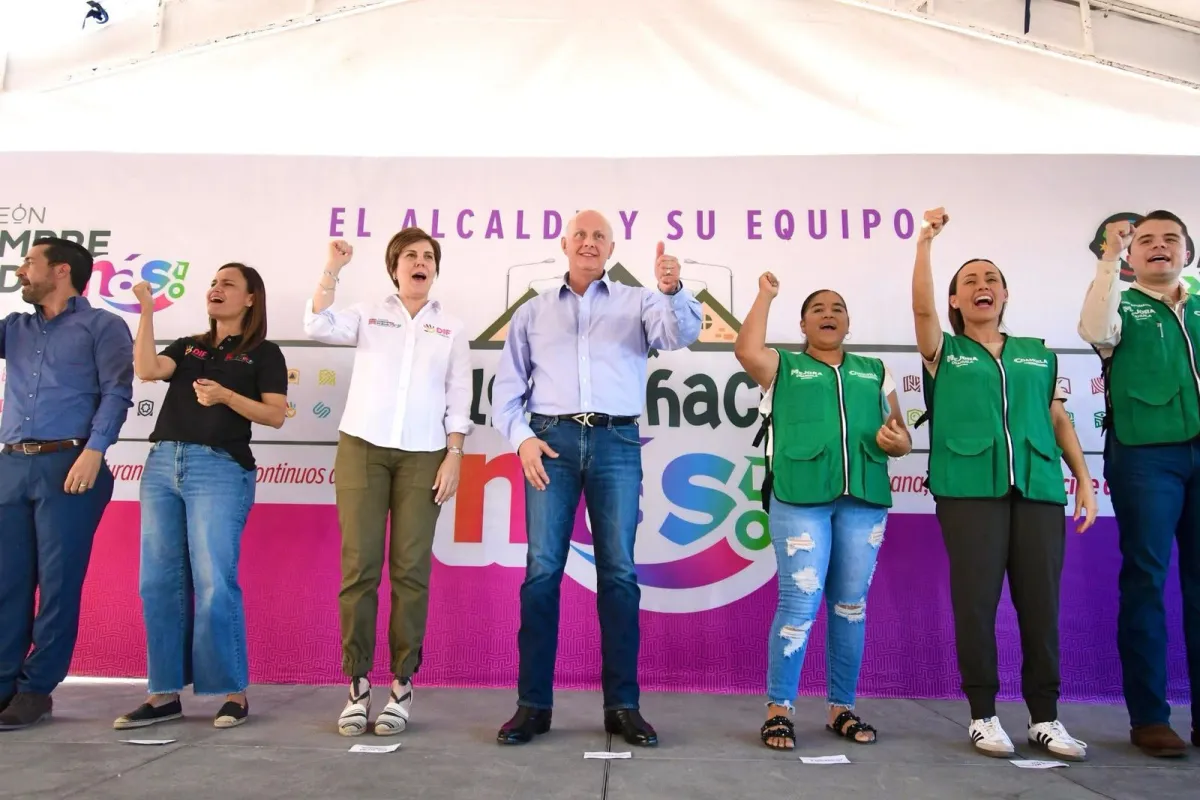 Román Cepeda anuncia nueva techumbre y entrega obras en Loma Real en Torreón