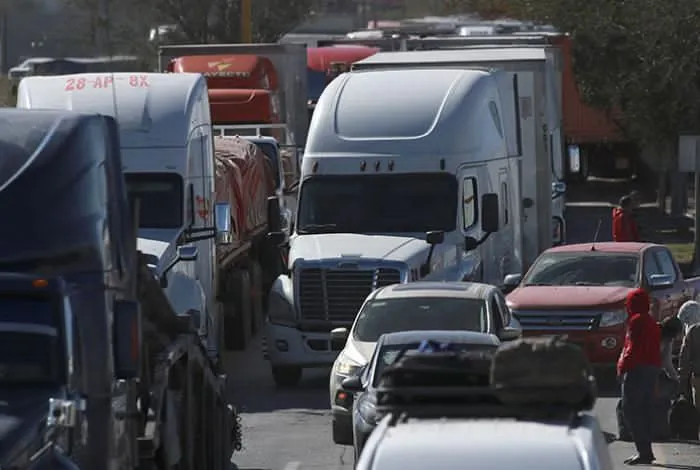 Bloqueos fronterizos dejan más de 900 millones de dólares en mercancía detenida
