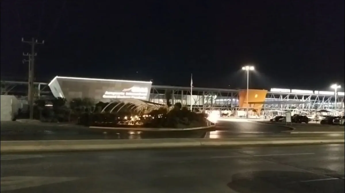 Tensión en el Aeropuerto de Monterrey por falsa alarma de bomba obliga al cierre temporal de la Terminal A