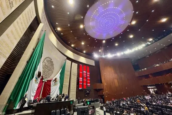 Diputados aprueban eliminar ‘pensiones doradas’ a exfuncionarios