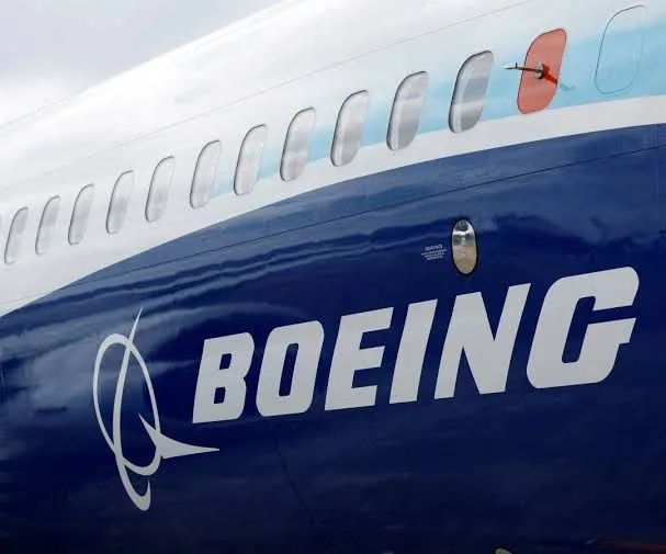 Acciones de Boeing caen 8 % tras accidente de Air India y aumentan dudas sobre seguridad del Dreamliner