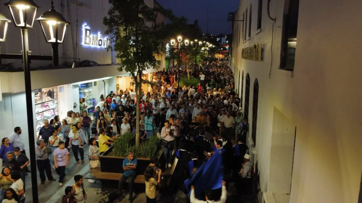 Realizan Primer Callejoneada en el Distrito Centro de Saltillo