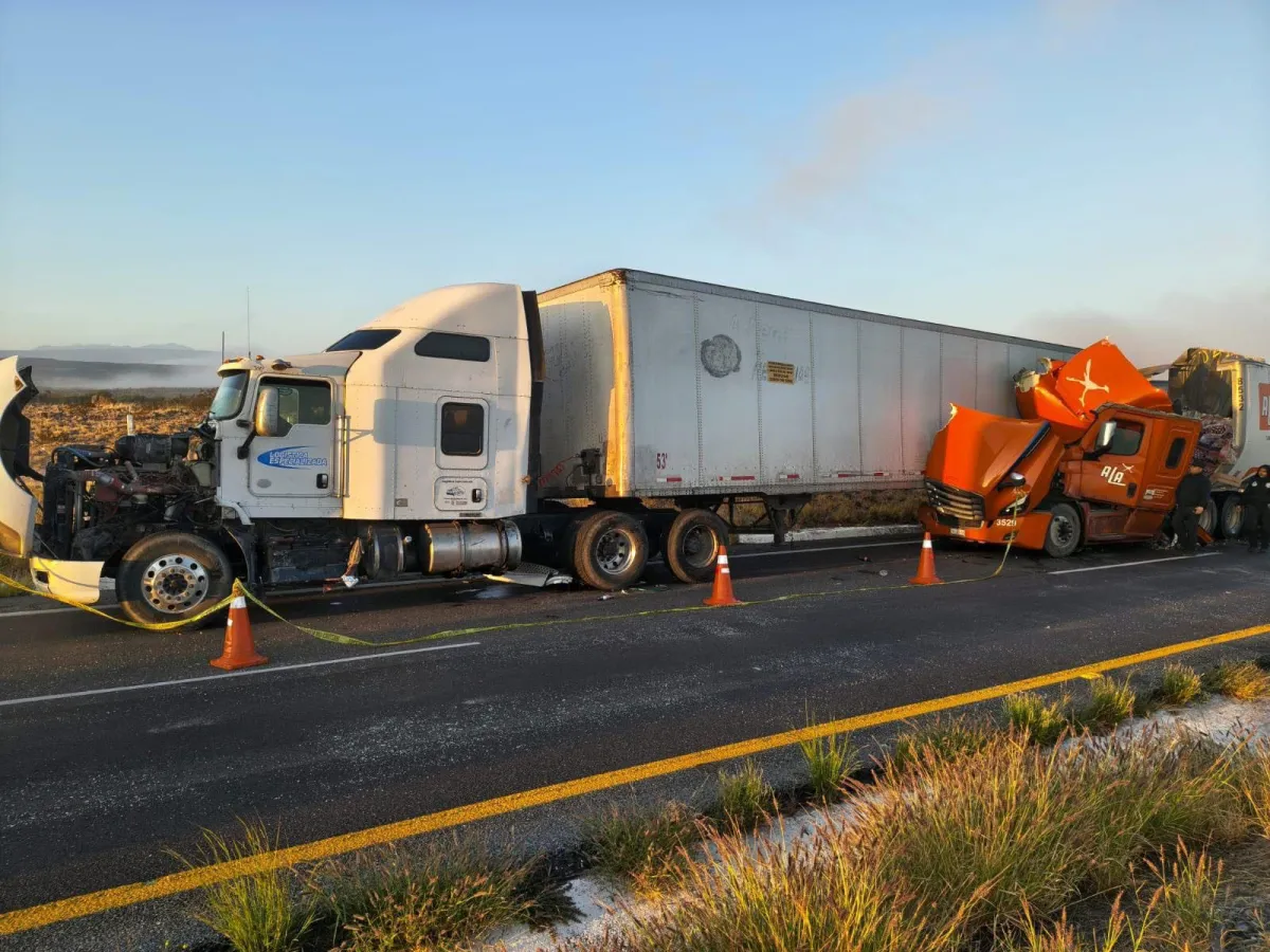 Muere trailero atropellado por otro camión en la carretera Torreón–Saltillo
