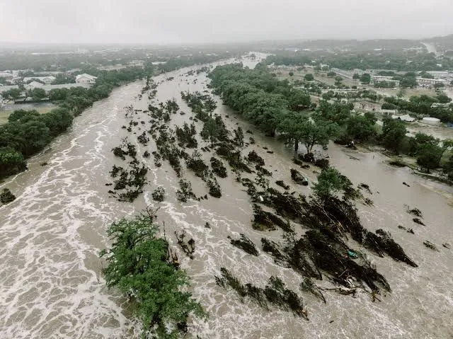 Nuevo León responde con solidaridad y envía brigada de rescate a Texas tras tragedia por inundaciones