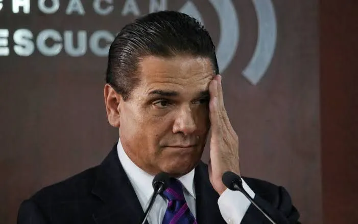 Silvano Aureoles exgobernador de Michoacán es declarado prófugo; FGR investiga desvío millonario