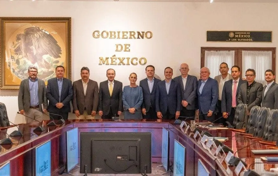 Sheinbaum acuerda programa especial con gobernadores y ganaderos ante cierre de la frontera