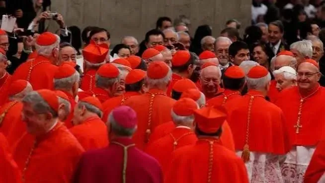 Todo listo en Roma: cardenales llegan para elegir al nuevo Papa
