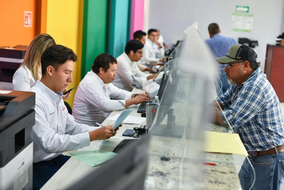 Trámite Exprés y VECS agilizan gestiones en Saltillo