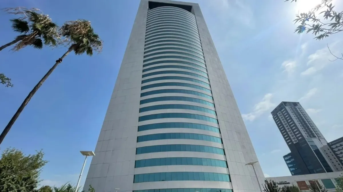 Seis pisos de Torre Administrativa permanecen cerrados por fuga de agua
