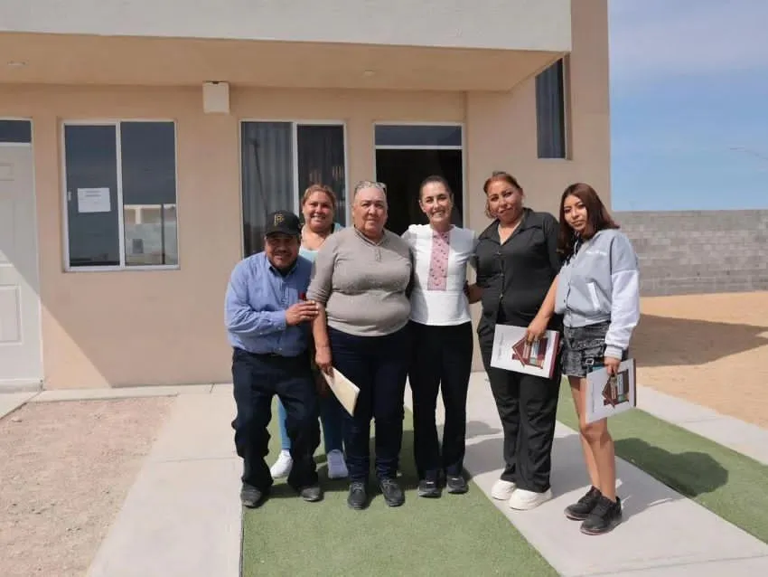Sheinbaum entrega 52 viviendas en Juárez y relanza el acceso a casa propia en Nuevo León