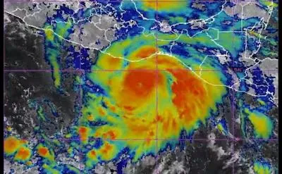 Huracán Erick impactará este jueves como categoría 3: prevén lluvias torrenciales y vientos de más de 200 km/h