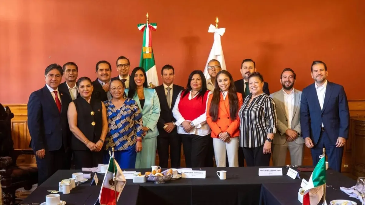 Miguel Flores busca cerrar filas con el Congreso, pero el PAN se ausenta