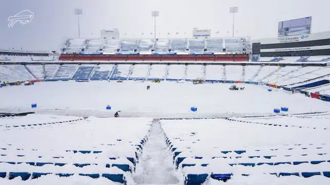 Buffalo ofrece pago por hora para limpiar la nieve antes de su duelo ante Jets