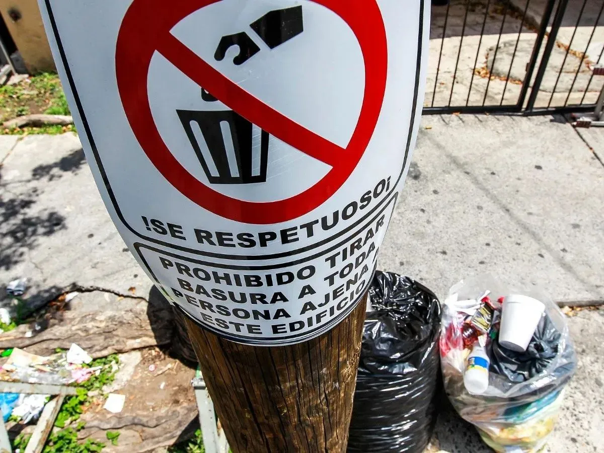 Torreón aplicará multas o servicio comunitario a quienes tiren basura en lugares prohibidos