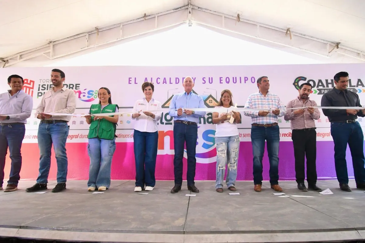 Entregan Román Cepeda y su equipo plaza rehabilitada en Nueva Laguna Norte durante brigada municipal