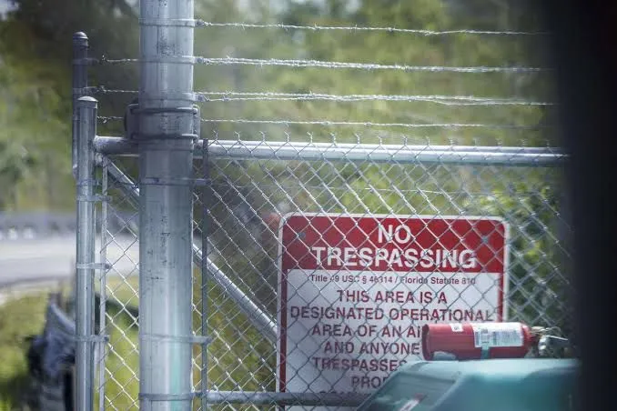 Florida habilitará el “Depósito de deportación”, nuevo centro para migrantes