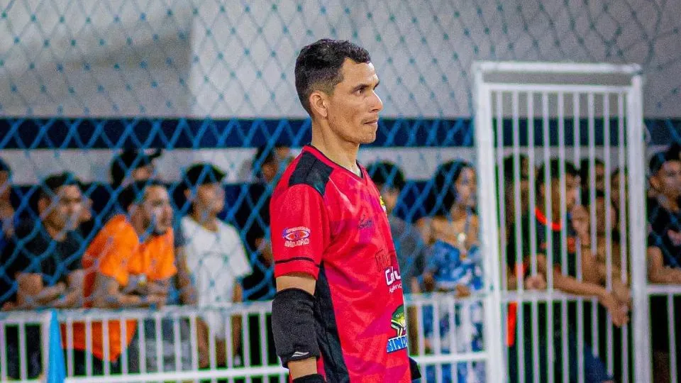 Portero fallece en Brasil tras detener un penalti y desvanecerse en pleno festejo