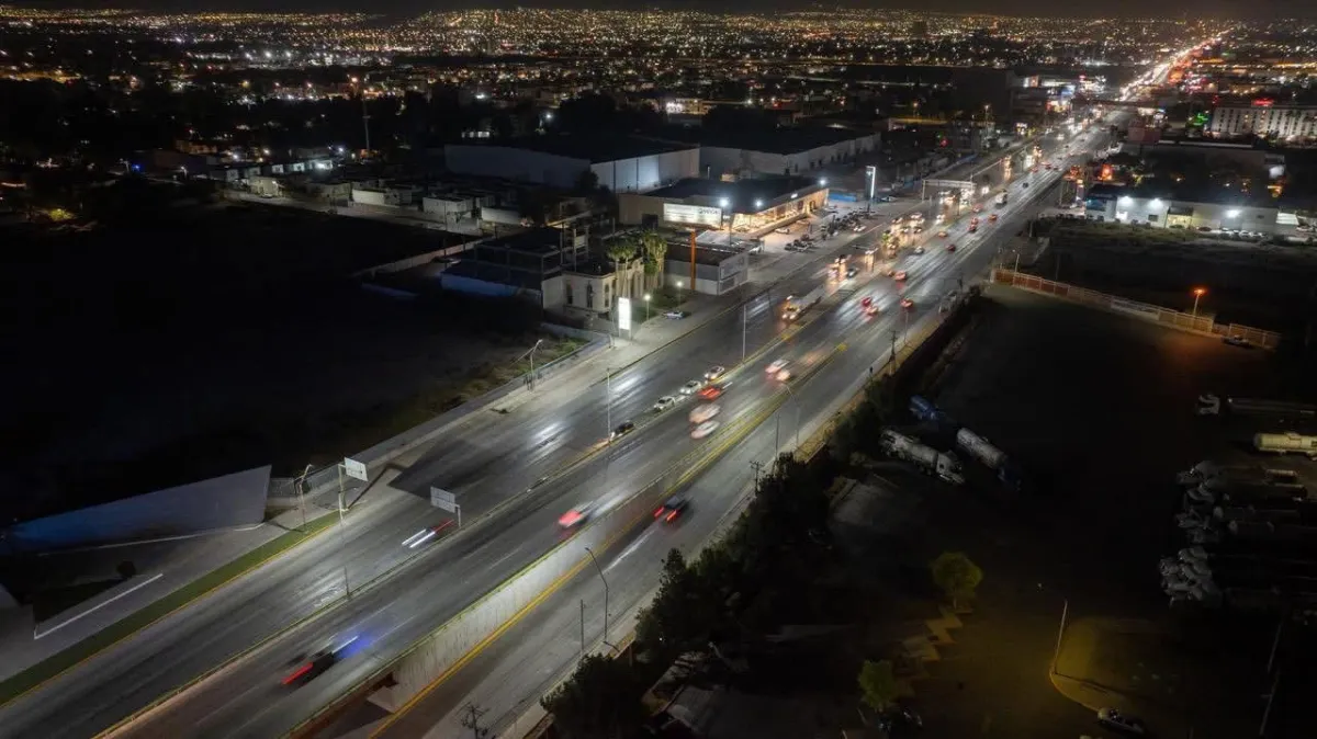 Saltillo avanza en la modernización del alumbrado en sus cuatro accesos principales