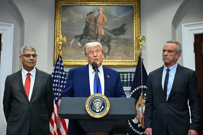 Trump firma orden ejecutiva para reducir hasta 80% el precio de medicamentos en EE.UU.