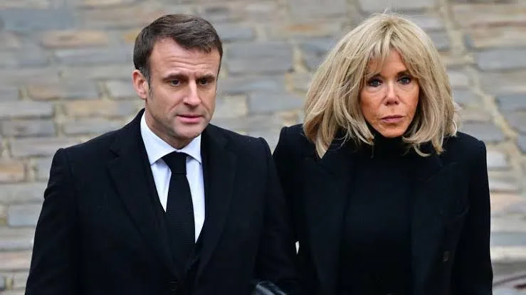 Macron demanda por difamación a Candace Owens tras asegurar que Brigitte su esposa es hombre