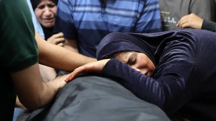 Más de 90 muertos dejan nuevos ataques israelíes a Gaza