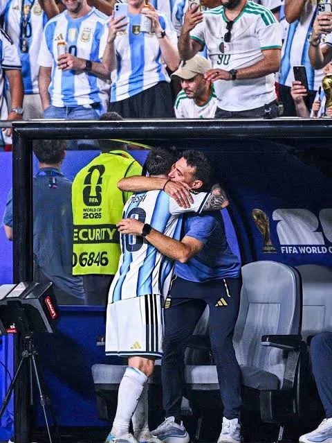 Scaloni defiende el legado de Messi tras la Final: “Es el mejor futbolista que ha pisado un campo”