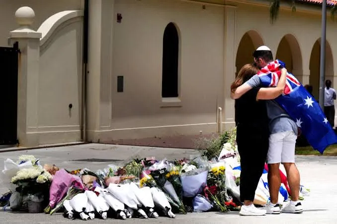 Australia decreta luto nacional tras ataque y Albanese visita a víctimas en Sídney