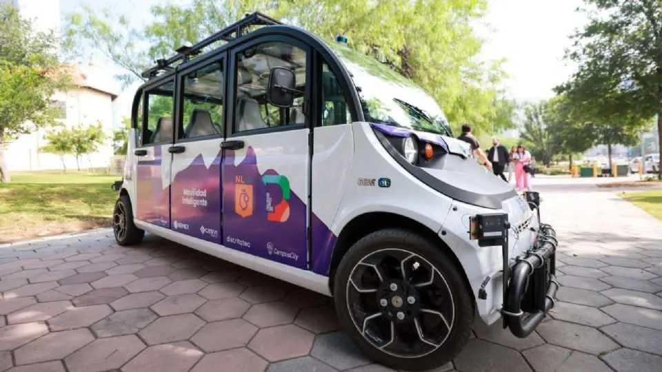 San Pedro apuesta por transporte del futuro con minibús sin conductor rumbo al Mundial 2026