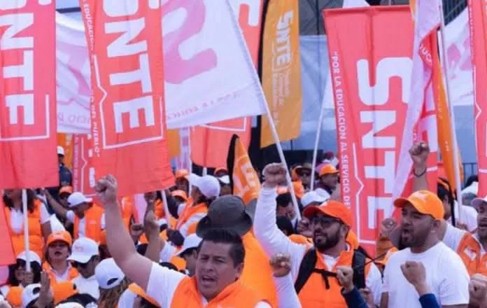 SNTE exige 2 mil millones de pesos para saldar adeudos a maestros y plantea reforma al sistema de pensiones