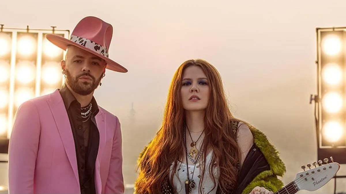 Jesse & Joy generan polémica por un abrazo durante su concierto en el Auditorio Nacional