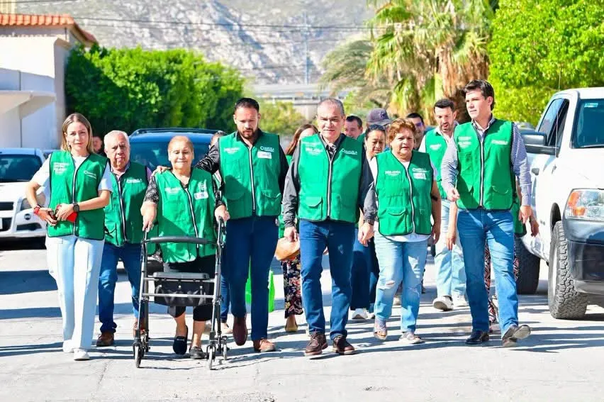 Torreón refuerza mantenimiento vial en el suroriente con programa “A Darle Parejo”