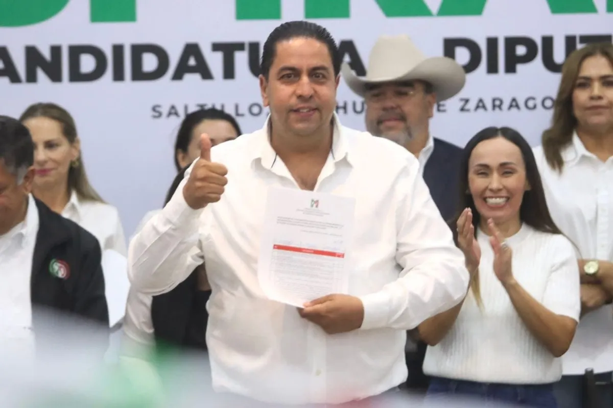 Chema Morales formaliza registro ante el PRI rumbo al Distrito 12