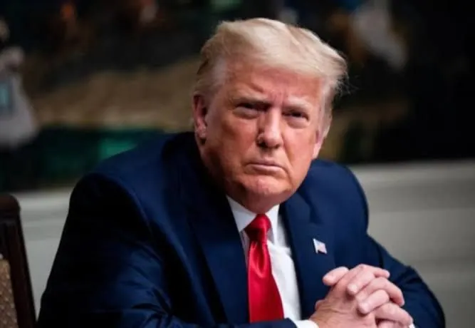 Trump firma orden para explotar minerales en el fondo del océano