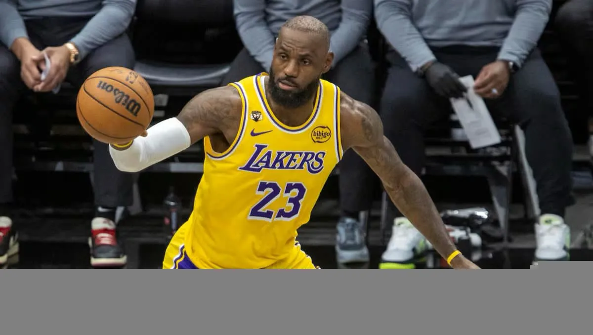 Celtics arrollan a Lakers; LeBron James supera los 43 mil puntos en noche histórica