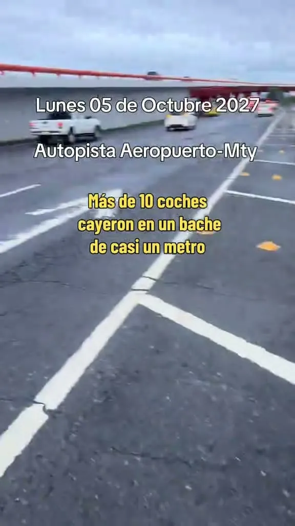 MEGA BACHE EN AUTOPISTA AL AEROPUERTO AFECTA A MÁS DE 10 VEHÍCULOS