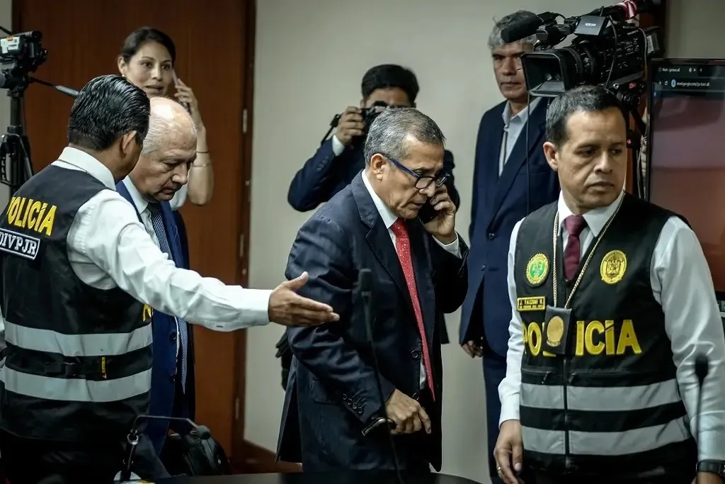 Condenan a 15 años de prisión al ex presidente de Perú