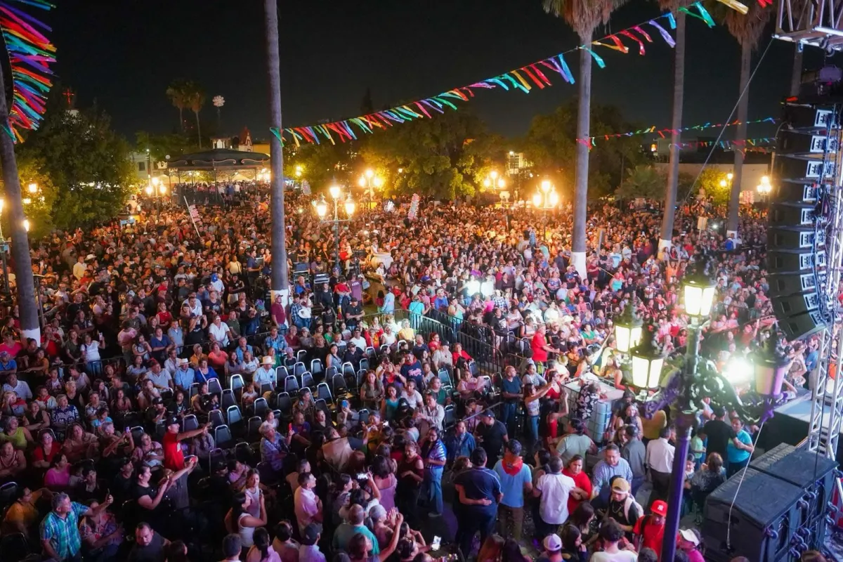 Gran arranque del Ramos Fest 2025 con tradición, sabor y música en la Plaza Principal