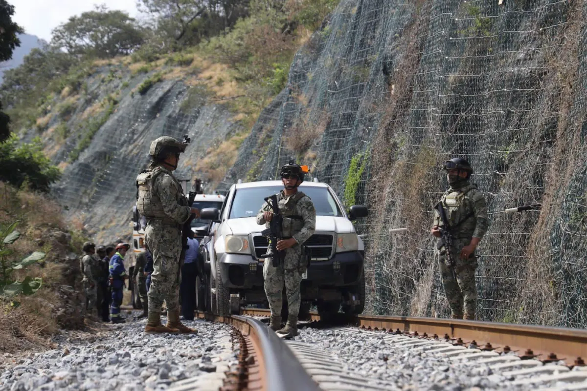 Arrestan al maquinista del Tren Interoceánico tras confirmar exceso de velocidad en el descarrilamiento