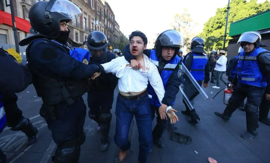 Marcha de la Generación Z deja 40 detenidos y 100 policías heridos en CDMX