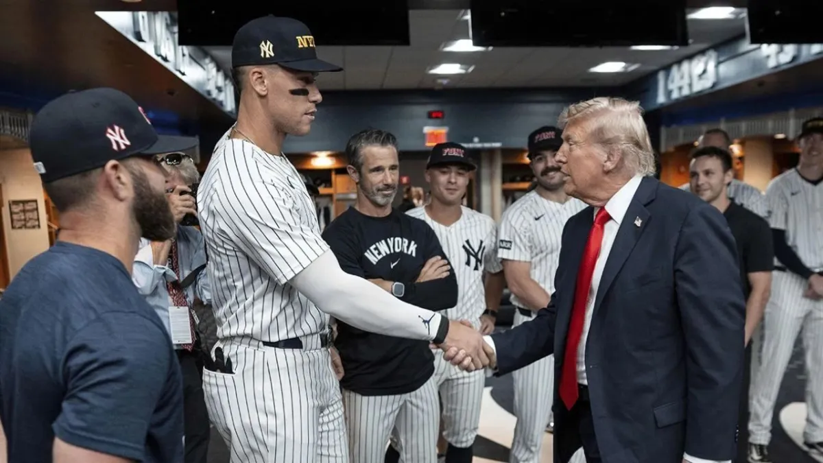 Trump recibe aplausos y abucheos en juego de los Yankees al conmemorar el 11 de septiembre