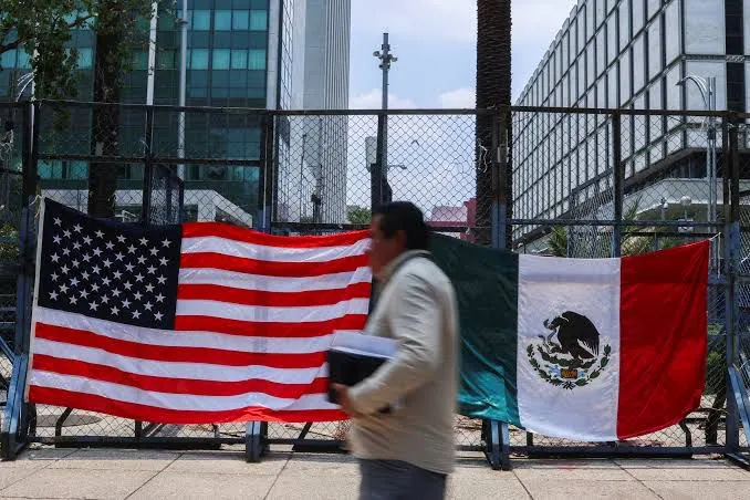 Estados Unidos revoca visas a 50 políticos y funcionarios mexicanos, de acuerdo a Reuters