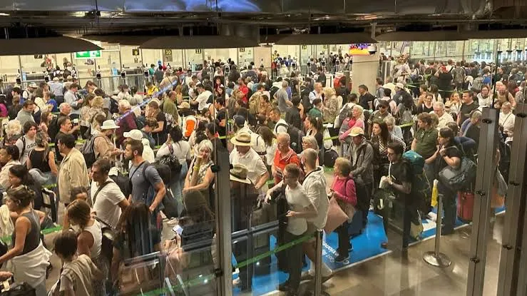 Fallo informático colapsa control de pasaportes en el aeropuerto de Madrid